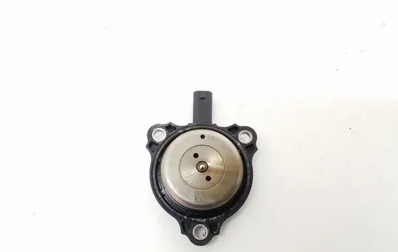 Mercedes-Benz C W205 Camshaft pulley/ VANOS A2761560790