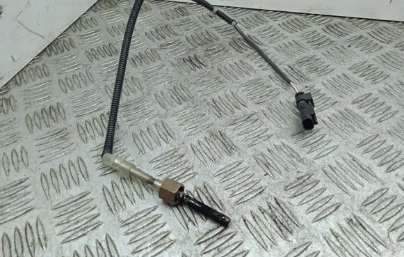 Mercedes-Benz GLC X253 C253 Exhaust gas temperature sensor A0009050805