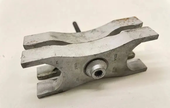 Audi A4 S4 B7 8E 8H Fuel Injector clamp holder