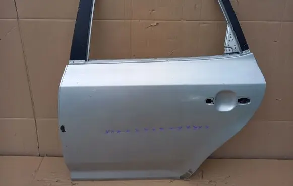 KIA Ceed Rear door