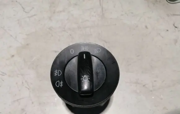 Volkswagen PASSAT B6 Light switch 1K0941431Q