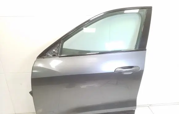 Audi e-tron Front door