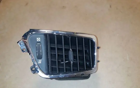 Jeep Grand Cherokee Dash center air vent grill VP00007409
