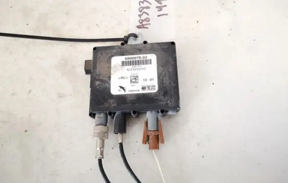 Land Rover Range Rover L322 Antenna control unit 690007803 6900078-03