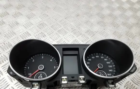 Volkswagen Golf VI Speedometer (instrument cluster) 5K0920972A
