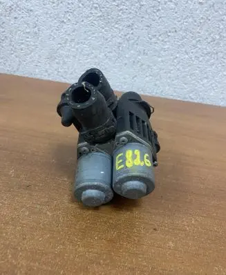 Mercedes-Benz E W210 Coolant heater control valve 0235451628 E826