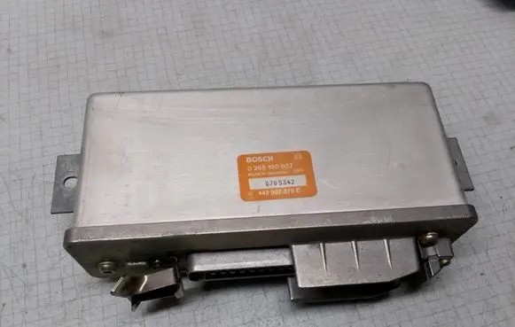 Audi 80 90 S2 B4 ABS control unit/module 0265100037 443907379C
