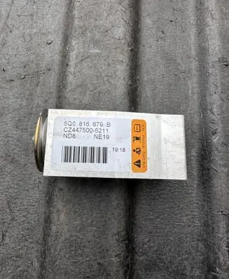 Audi A4 S4 B9 8W Air conditioning (A/C) expansion valve 5Q0816679B CZ4475005211