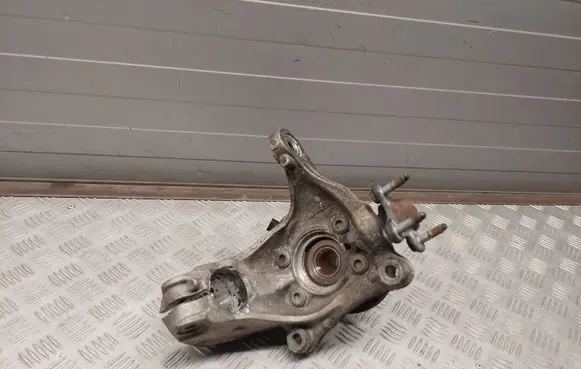 Volkswagen PASSAT CC Front wheel hub 3C0407258G
