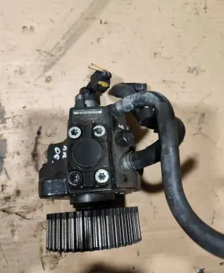 Opel Vectra C Fuel injection high pressure pump 0055206679 02001238808 0445010156