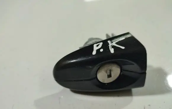 Ford Mondeo MK IV Front door lock (next to the handle) 