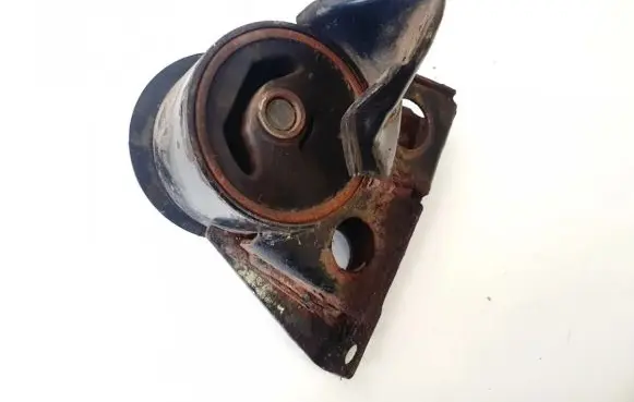 Engine mount bracket