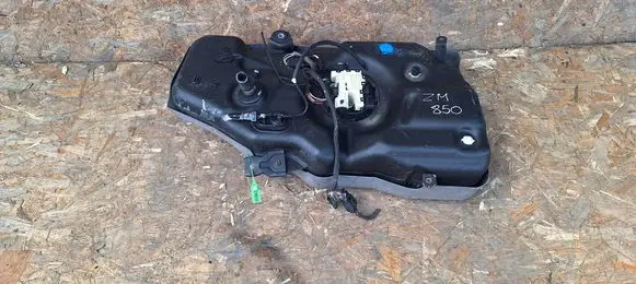 Mercedes-Benz ML W166 AdBlue liquid reservoir A1664703901
