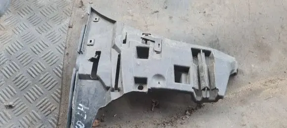 Volvo V70 Front bumper mounting bracket 09190303