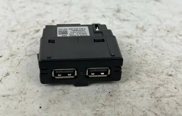 Audi Q5 SQ5 USB socket connector 5Q0035726L