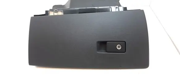 Volvo V70 Glove box 39831339