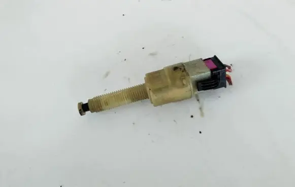 Volkswagen PASSAT B5 Brake pedal sensor switch