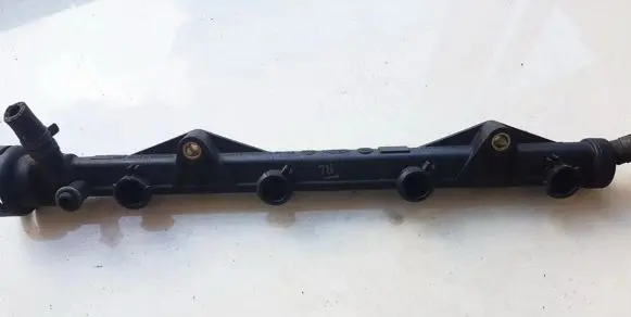 Skoda Octavia Mk1 (1U) Fuel main line pipe 2900901809 032133319B