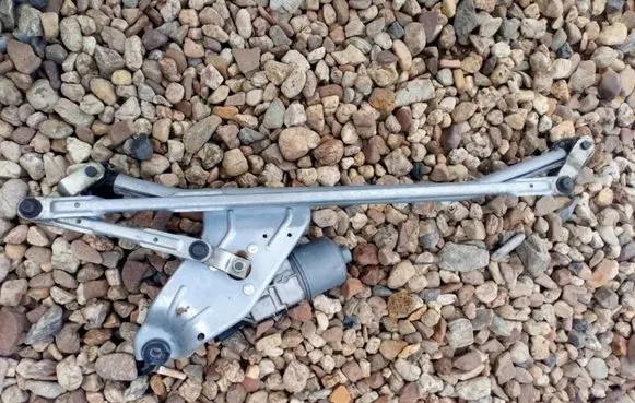 Ford Fiesta Front wiper linkage and motor 8A6117B571AB S96030