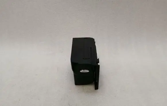 Mercedes-Benz CLS C219 Cup holder A2116800014