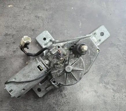 Nissan Micra Rear window wiper motor 287105f000 SWMR403784