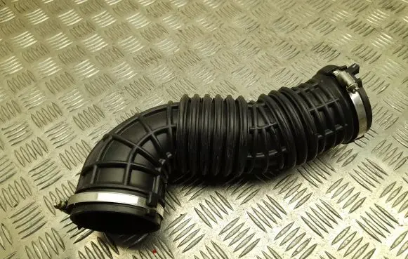 Skoda Kamiq Air intake hose/pipe 7LA129615
