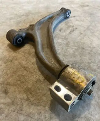 Opel Cascada Front lower control arm/wishbone 13371819