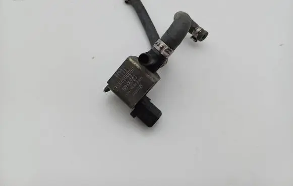 Audi A4 S4 B6 8E 8H Turbo solenoid valve 058906283C