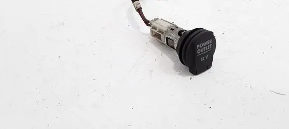 Volkswagen PASSAT B5.5 12 V Socket (rear) 