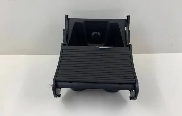 Cup holder front