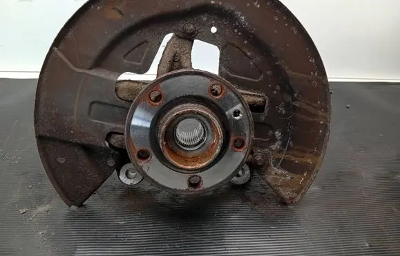 Volvo V60 Front wheel hub 6G913K170