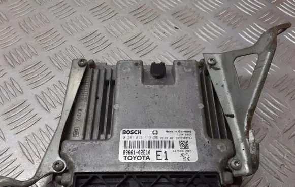 Toyota Auris 150 Engine control unit/module 89661-02E10
