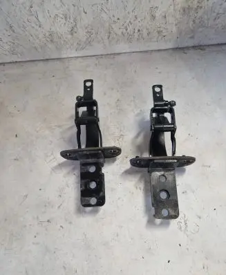 Volvo V70 Tailgate/trunk/boot hinge 31298103