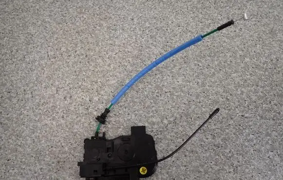 Hyundai ix20 Rear door lock