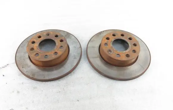 Volkswagen Touran I Rear brake disc 