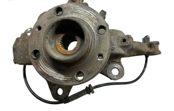 Renault Clio IV Front wheel hub spindle knuckle 