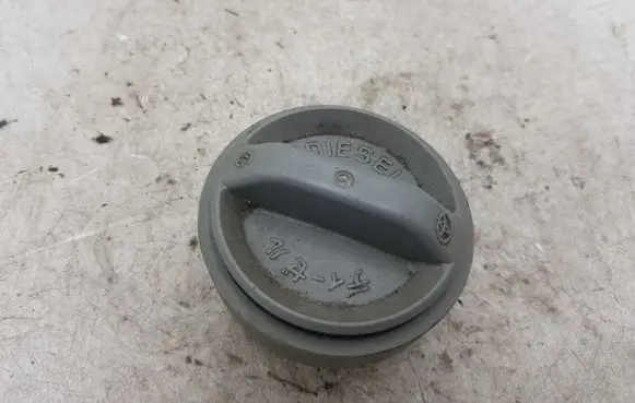 Toyota Avensis Verso Fuel tank filler cap NOCODE