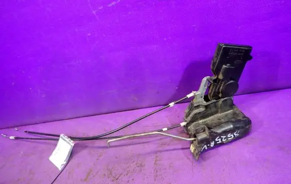 Mazda 6 Front door lock GJ6A