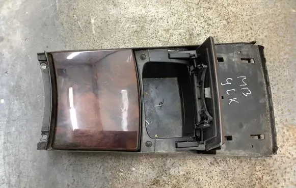 Mercedes-Benz GL X164 Glove box central console A1646800814