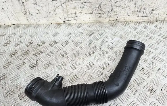 Volkswagen Golf Plus Air intake duct part 1K0129684