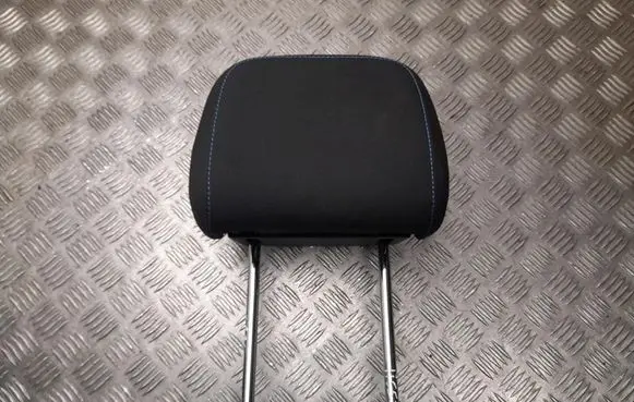 Volkswagen PASSAT B8 Front seat headrest 