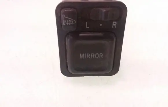 Wing mirror switch