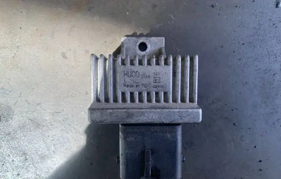 Renault Master II Glow plug pre-heat relay