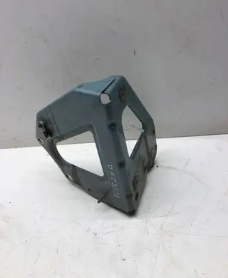 Audi A6 S6 C6 4F Fender mounting bracket 4F0821135B A1M008S109