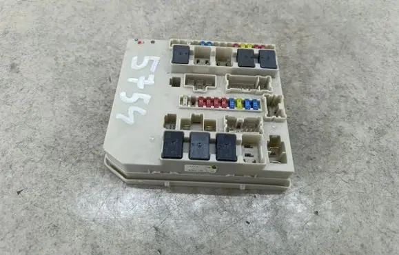 Renault Modus Central body control module 336217B