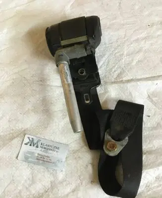 Mercedes-Benz 190 W201 Front seatbelt 2018606585
