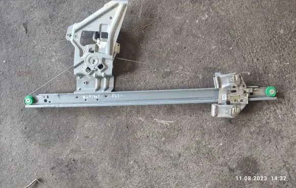 Mercedes-Benz Sprinter W901 W902 W903 W904 Front door window regulator with motor A9067200146RH