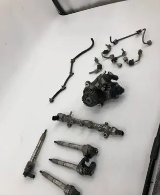 Volkswagen PASSAT B8 Fuel injection system set 04L130755E 04L089G 04L130277AD