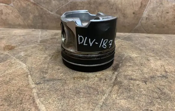 Volkswagen Touareg II Piston 83L120