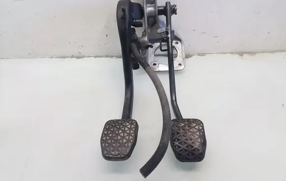 BMW 3 E46 Pedal assembly 